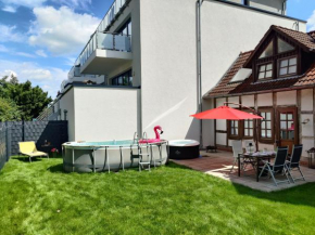 Ferien im Fachwerkhaus mit Heimkino & Fitnessraum & Pools